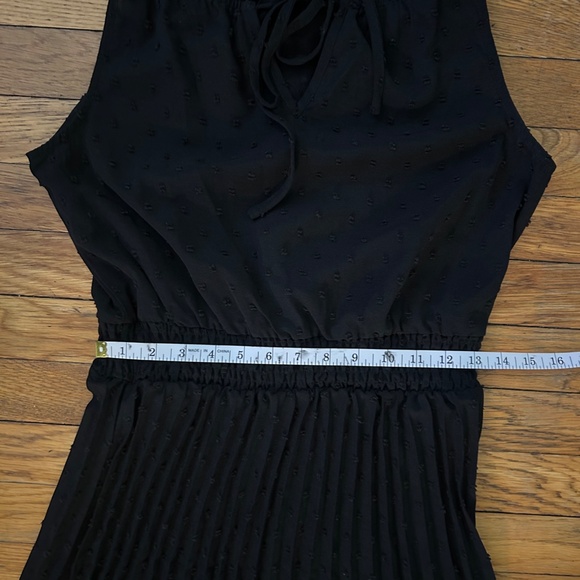 Pretty Garden Black Midi Dress - Picture 4 of 14